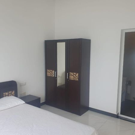 Beach Mount Apartment Dehiwala-Mount Lavinia Esterno foto
